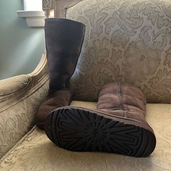 Classic Ugg boots Chocolate Brown Size 4 - Picture 3 of 4